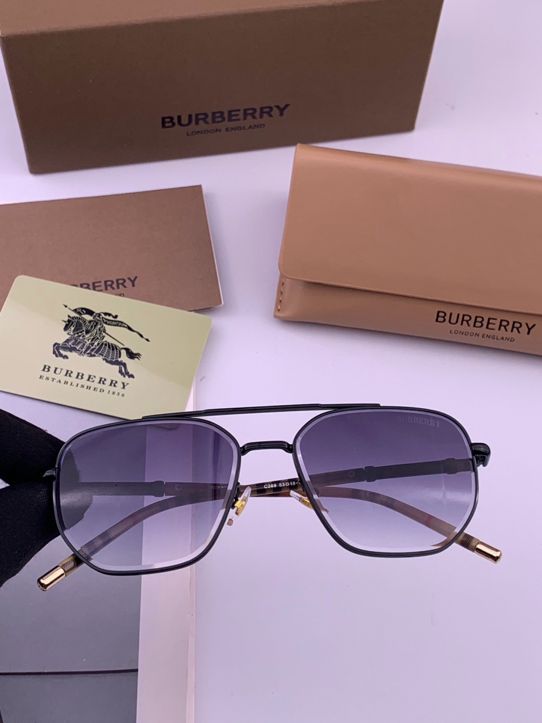 BURBERRY 巴宝莉 男士太阳眼镜 🕶🕶正版蛤蟆 太阳镜💋💋👣👣  高品质 不挑脸 火的狠 🍁🍁💯💯