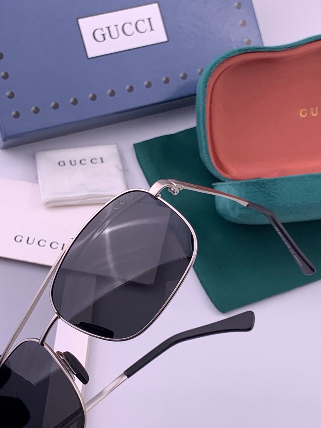 Gucci 🔥  高品质男女款墨镜   👍 进口宝丽来偏光镜片  🔥蛤蟆镜 开车钓鱼都可 🔥百搭显瘦墨镜