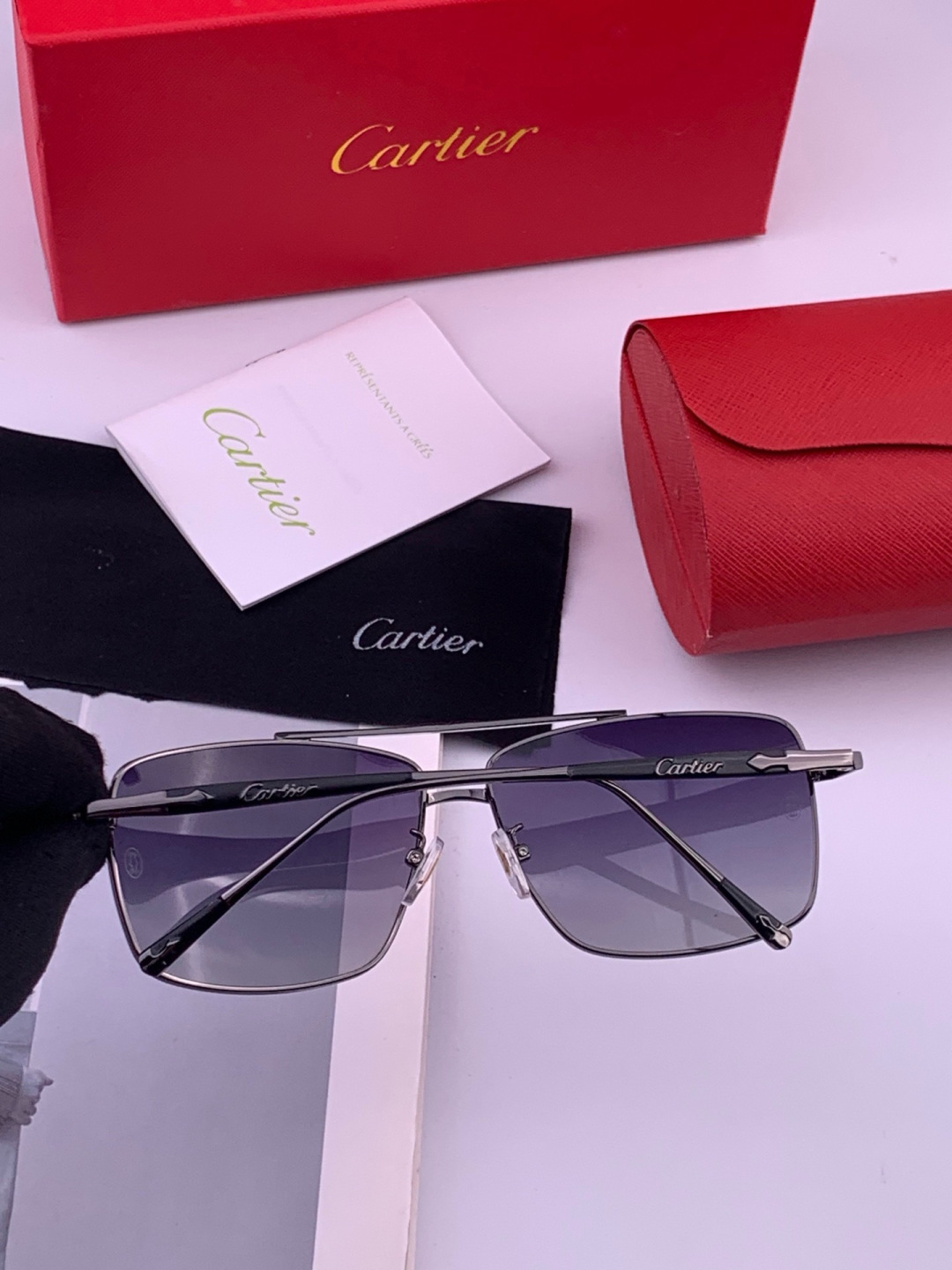 【Cartier  卡地亚】 👑男女款偏光墨镜  双色烤漆工艺  进口宝丽来偏光镜片   顶级做工彰显非