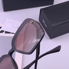 🔺 【DIOR-迪奥】开春新款 潮流爆款 时尚方框偏光太阳镜 高品质 佩戴舒适 网红潮款墨镜 女士高清偏 🔺 【DIOR-迪奥】开春新款 潮流爆款 时尚方框偏光太阳镜 高品质 佩戴舒适 网红潮款墨镜 女士高清偏
