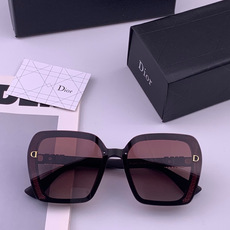 🔺 【DIOR-迪奥】开春新款 潮流爆款 时尚方框偏光太阳镜 高品质 佩戴舒适 网红潮款墨镜 女士高清偏 🔺 【DIOR-迪奥】开春新款 潮流爆款 时尚方框偏光太阳镜 高品质 佩戴舒适 网红潮款墨镜 女士高清偏