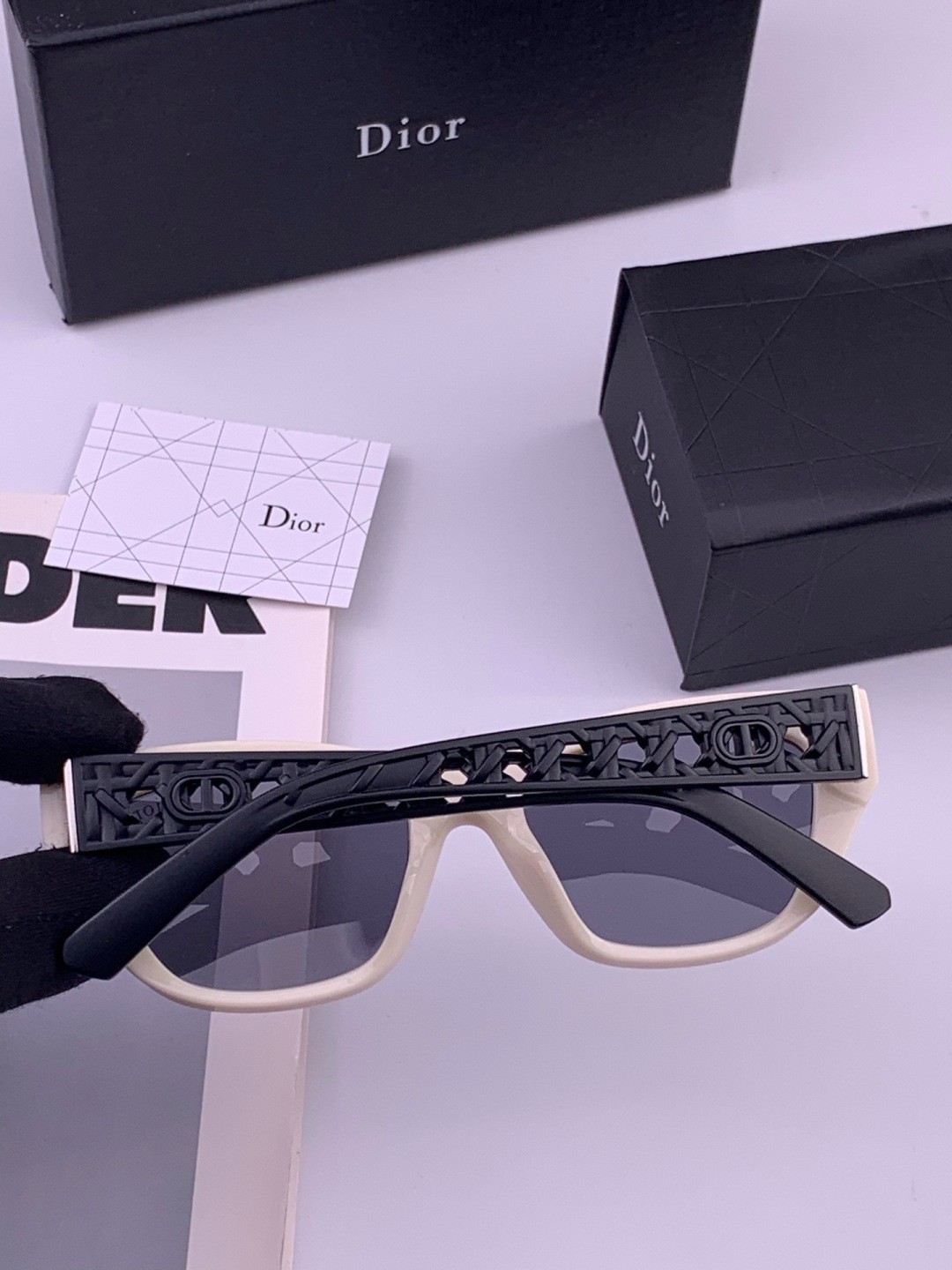 🔺 【DIOR-迪奥】开春新款 潮流爆款 时尚方框偏光太阳镜 高品质 佩戴舒适 网红潮款墨镜 型号：D7