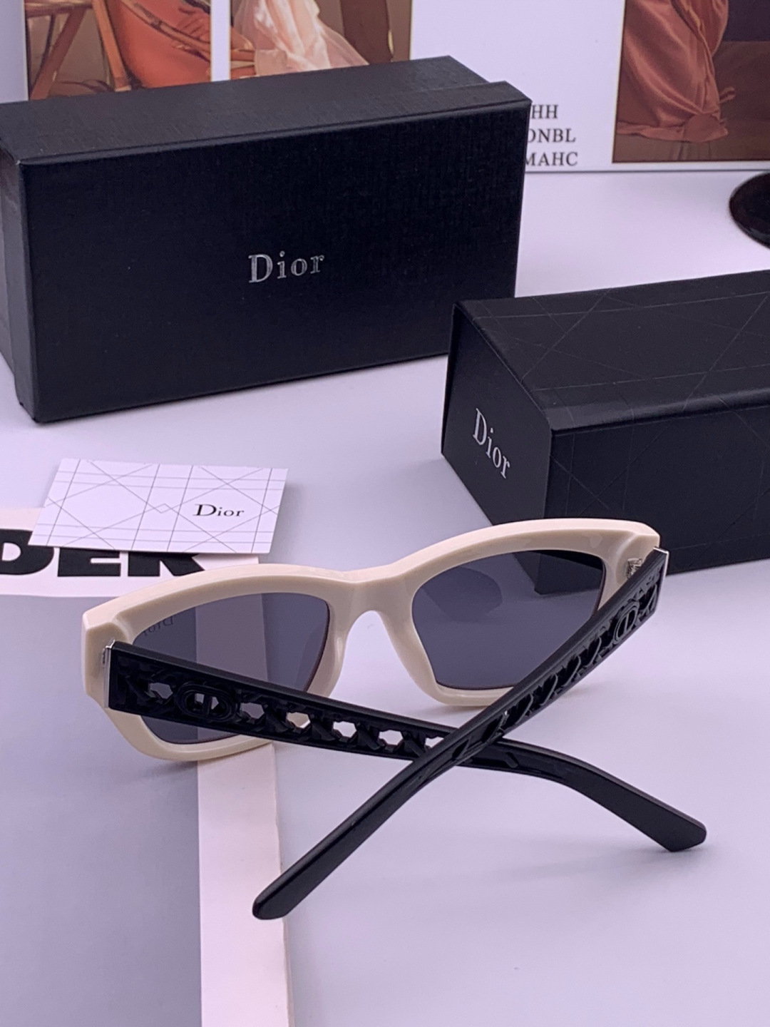 🔺 【DIOR-迪奥】开春新款 潮流爆款 时尚方框偏光太阳镜 高品质 佩戴舒适 网红潮款墨镜 型号：D7
