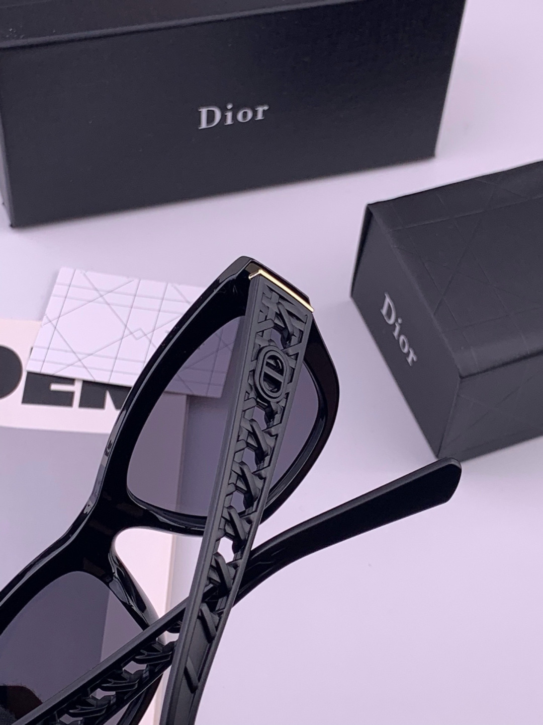 🔺 【DIOR-迪奥】开春新款 潮流爆款 时尚方框偏光太阳镜 高品质 佩戴舒适 网红潮款墨镜 型号：D7