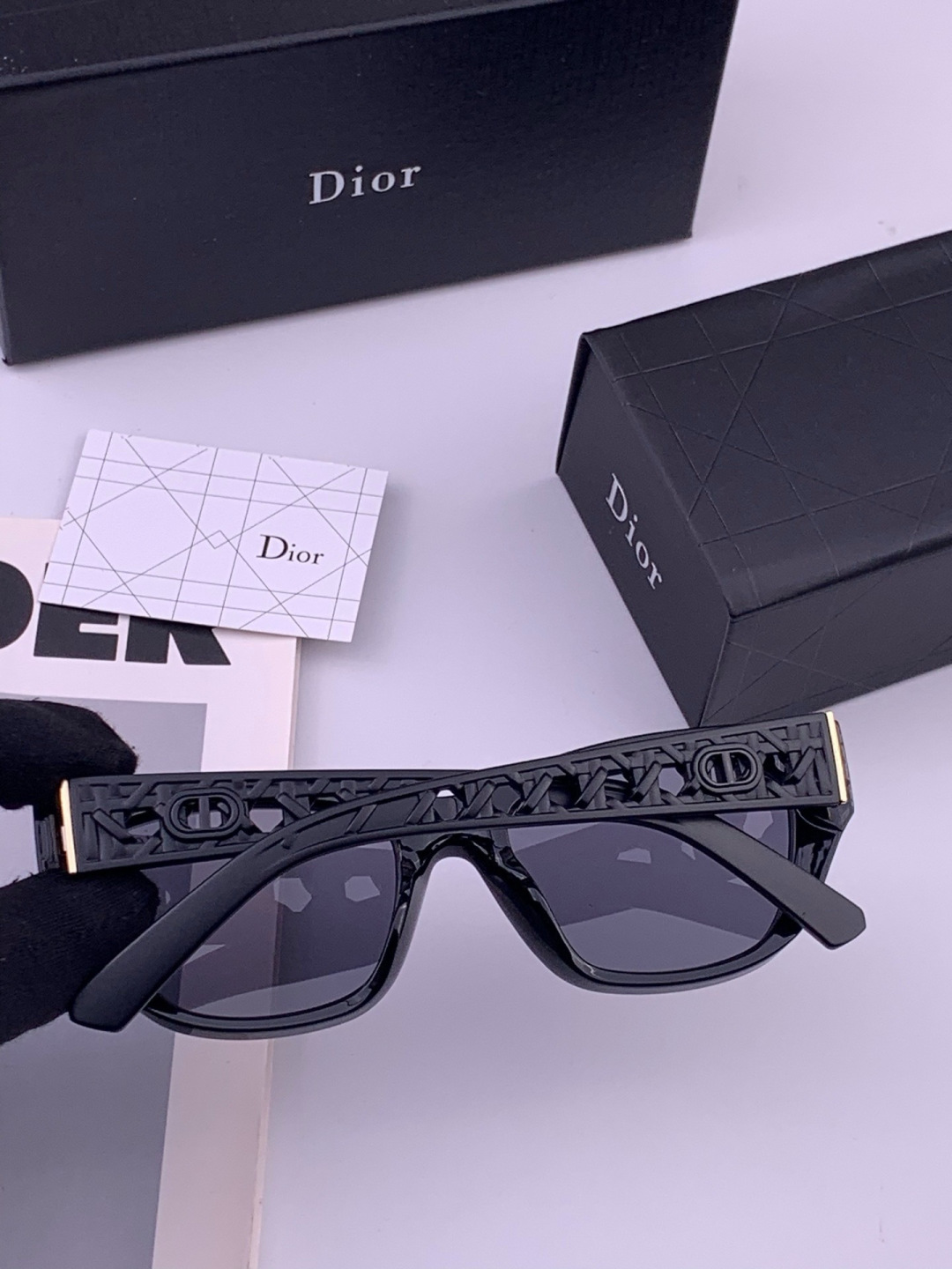 🔺 【DIOR-迪奥】开春新款 潮流爆款 时尚方框偏光太阳镜 高品质 佩戴舒适 网红潮款墨镜 型号：D7