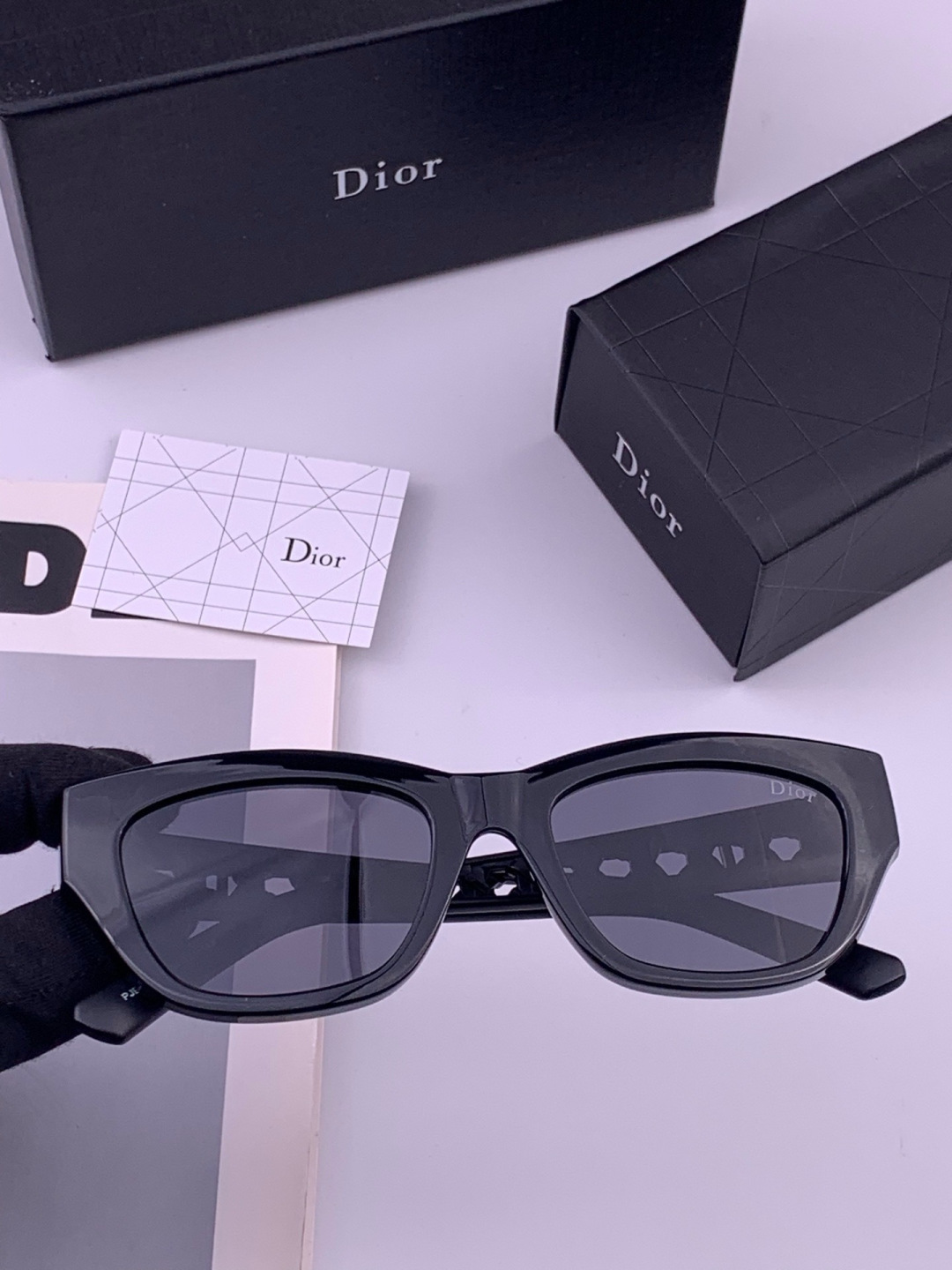 🔺 【DIOR-迪奥】开春新款 潮流爆款 时尚方框偏光太阳镜 高品质 佩戴舒适 网红潮款墨镜 型号：D7