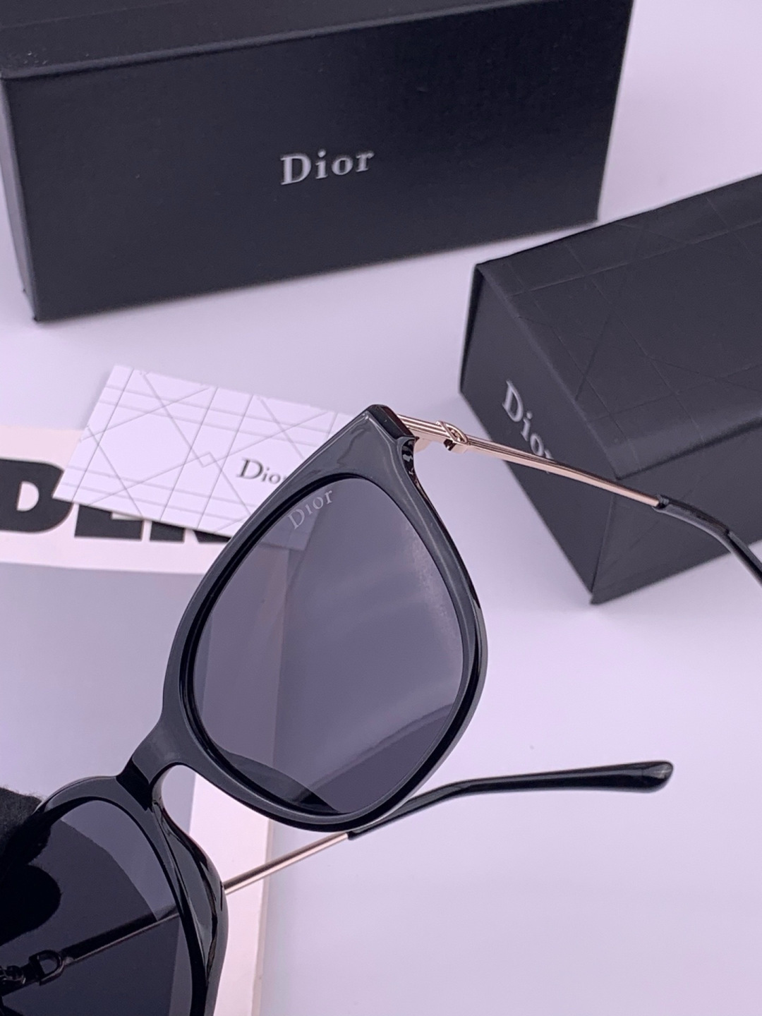 🔺 【DIOR-迪奥】开春新款 潮流爆款 时尚方框偏光太阳镜 高品质 佩戴舒适 网红潮款墨镜 型号：D3