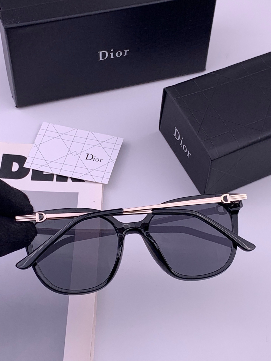 🔺 【DIOR-迪奥】开春新款 潮流爆款 时尚方框偏光太阳镜 高品质 佩戴舒适 网红潮款墨镜 型号：D3