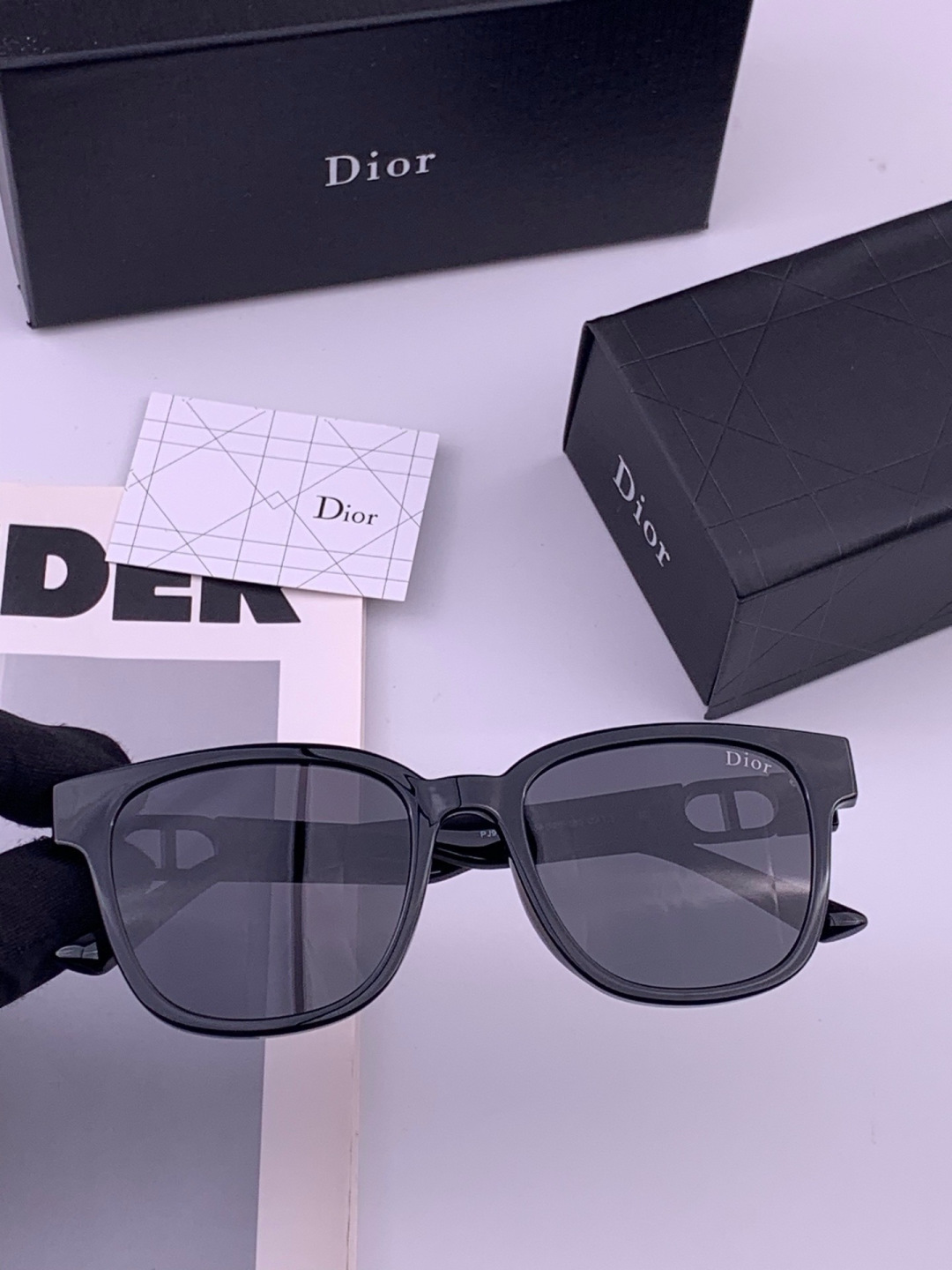 🔺 【DIOR-迪奥】开春新款 潮流爆款 时尚方框偏光太阳镜 高品质 佩戴舒适 网红潮款墨镜 型号：D8