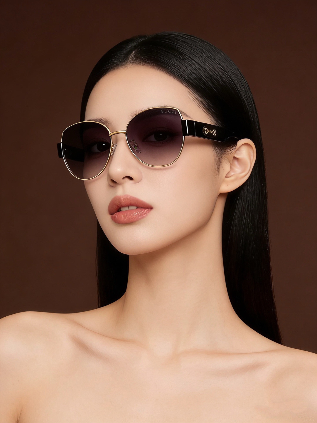 NO:927125,GUCCI's new spring style, the latest square-frame sunglasses. Internet celebrities from all over the world have brought out the full aura. Playful and sweet. The effect is better on the face. The metal texture is super good. Model G1379 glasses, sunglasses, sunglasses, glasses, gucci19860909GUCCI 开春新款 最新款方框太阳镜 各路网红纷纷带起气场满分 俏皮甜美.上脸效果更佳.金属质感超好 型号G1379 眼镜墨镜太阳镜,眼镜,gucci,glasses