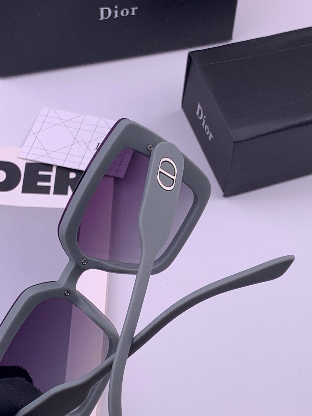 🔺 【DIOR-迪奥】开春新款 潮流爆款 时尚方框偏光太阳镜 高品质 佩戴舒适 网红潮款墨镜 型号：D6