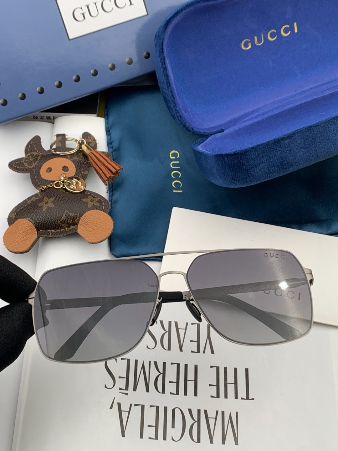 ♦️GUCCI 新款男女情侣款太阳镜多边形墨镜iP电镀永不褪色 超轻超有弹性整幅眼镜无螺丝重要的是压不坏 高清尼龙镜片、