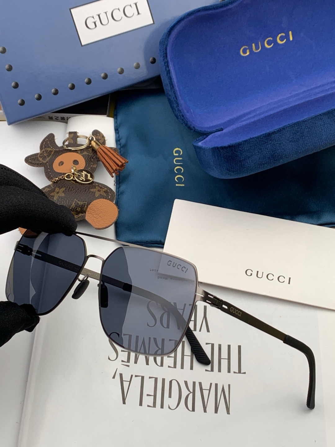 ♦️GUCCI 新款男女情侣款太阳镜多边形墨镜iP电镀永不褪色 超轻超有弹性整幅眼镜无螺丝重要的是压不坏 高清尼龙镜片、