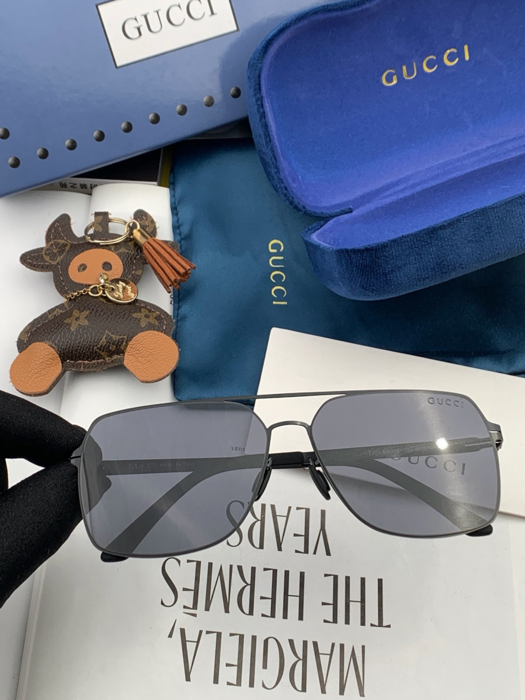 ♦️GUCCI 新款男女情侣款太阳镜多边形墨镜iP电镀永不褪色 超轻超有弹性整幅眼镜无螺丝重要的是压不坏 高清尼龙镜片、