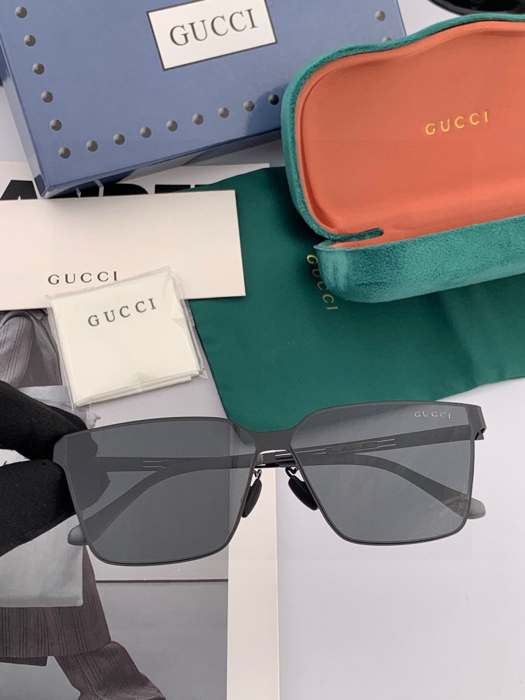 GUCCI 男款炫彩飞行员偏光太阳镜 ❤️材质：高清尼龙加厚卡槽高清偏光镜片 🌹无边框镜架💕颜👍型号：G9225
