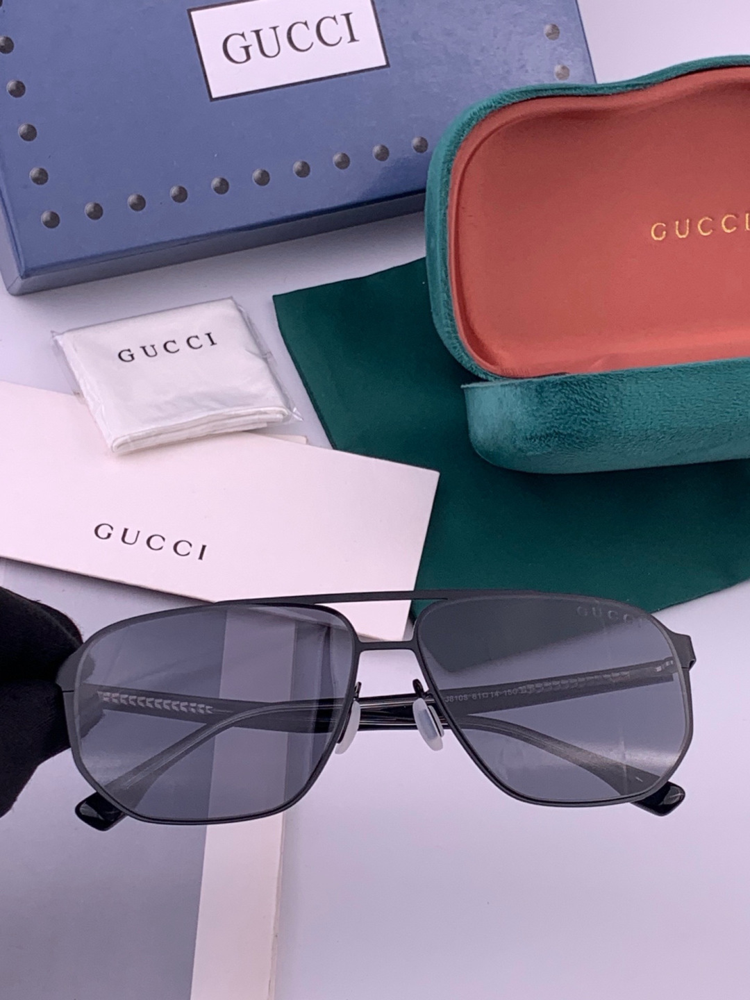 GUCCI 男款炫彩飞行员偏光太阳镜 ❤️材质：高清尼龙加厚卡槽高清偏光镜片 🌹无边框镜架💕颜👍型号：G3380