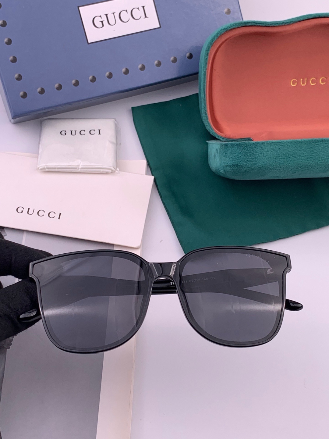 🔺 【GUCCI-偏光太阳镜】开春新款 潮流爆款 时尚偏光太阳镜 高品质 佩戴舒适 网红潮款墨镜 女士高清偏光太阳镜🕶️