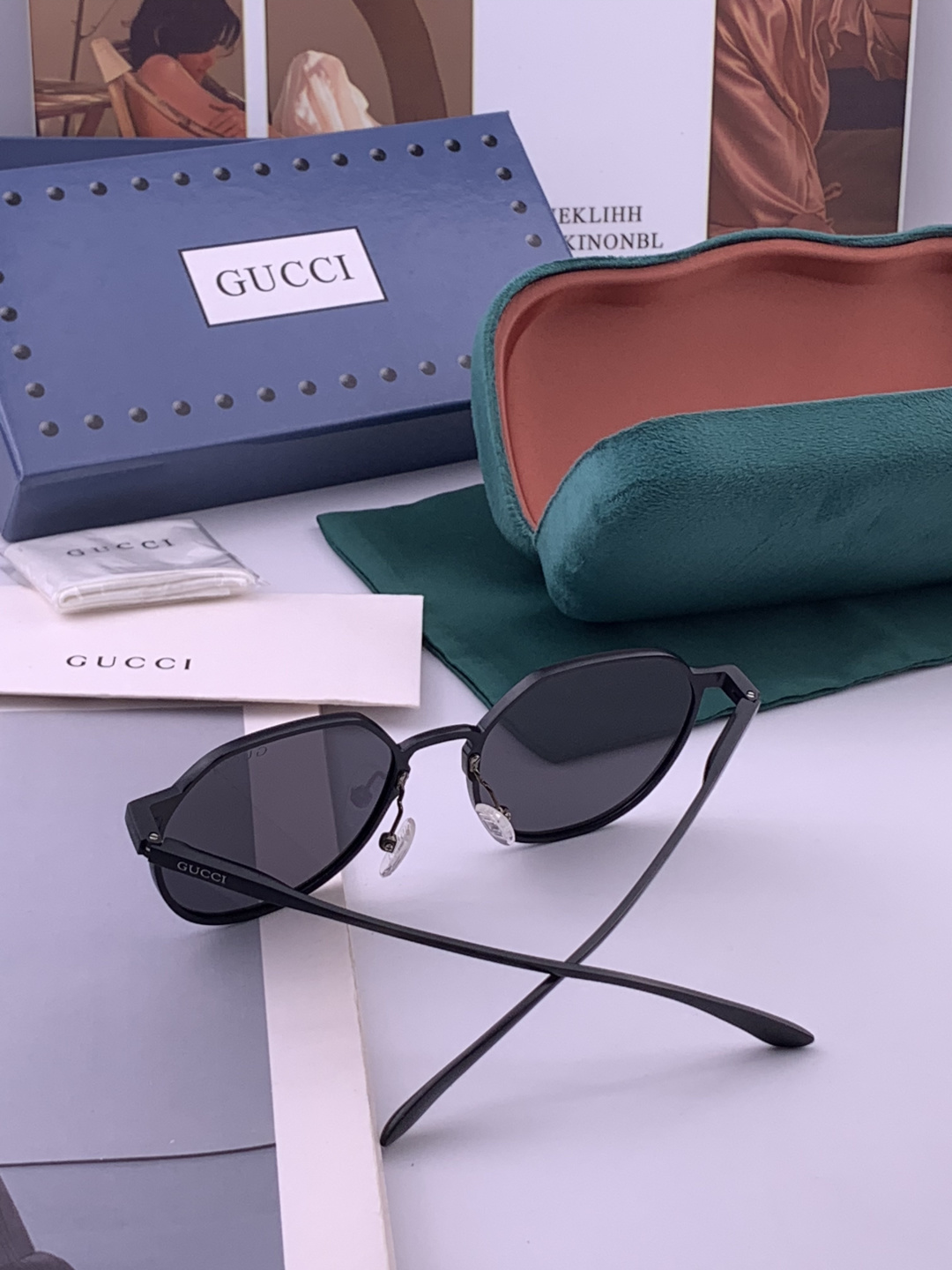 GUCCI-新款情侣款偏光太阳镜、完美品质，独特设计 高品质  高档哑色男仕太阳镜 铝镁材质的镜架超轻还防汗腐蚀〽️ 适