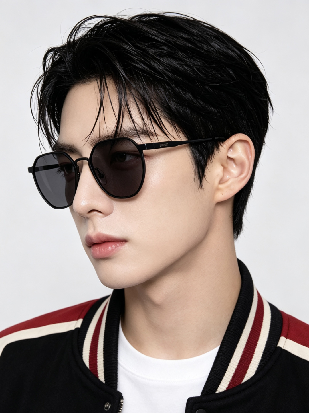 GUCCI-新款情侣款偏光太阳镜、完美品质，独特设计 高品质  高档哑色男仕太阳镜 铝镁材质的镜架超轻还防汗腐蚀〽️ 适