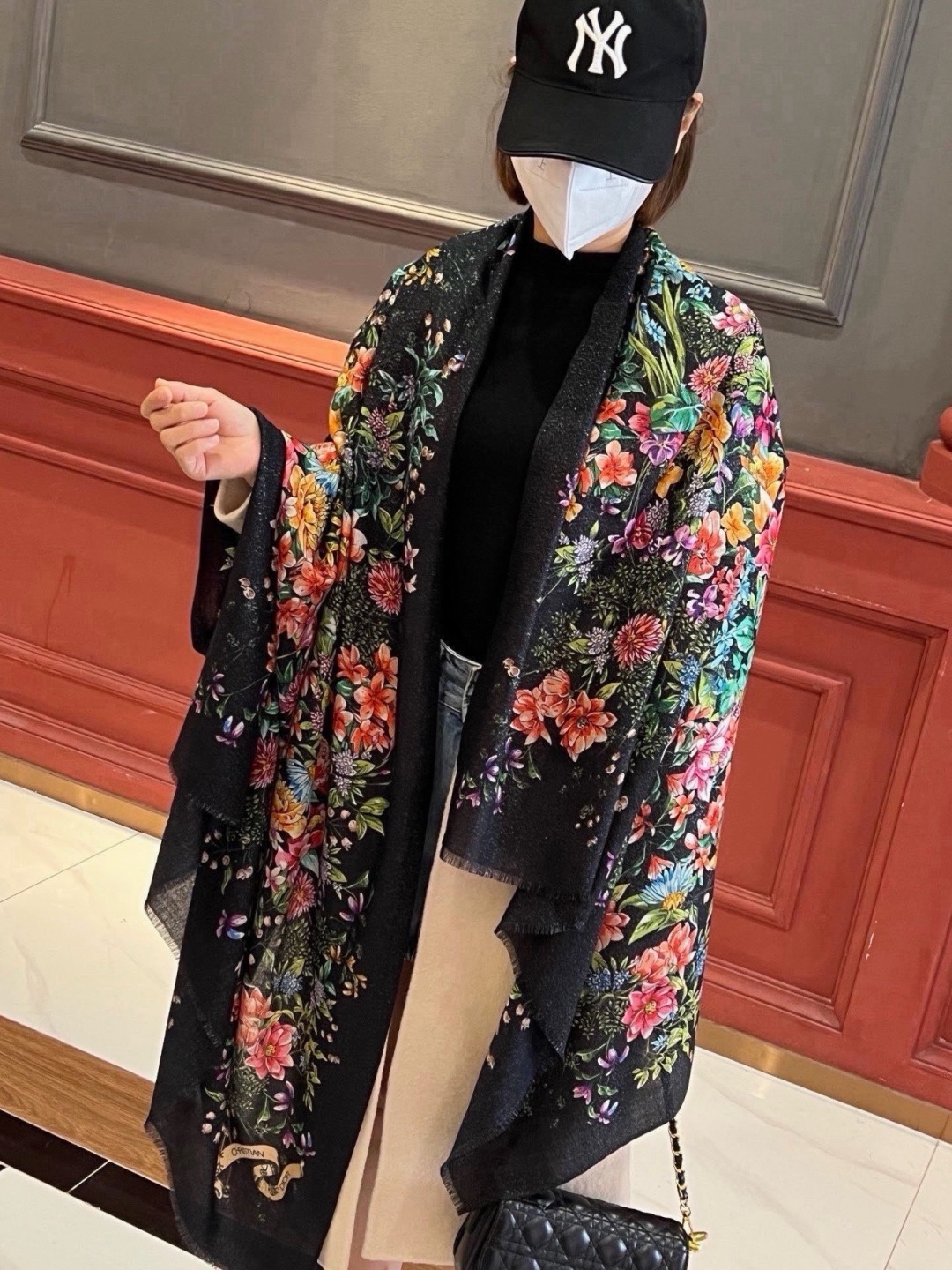 会发光发亮的围巾💃🏻💃🏻D家【D花香明媚】‼️抢‼️VIP推荐 ‼️👍下手一定要快【高端 大爱 ‼️纯羊绒 婴儿触感舒服