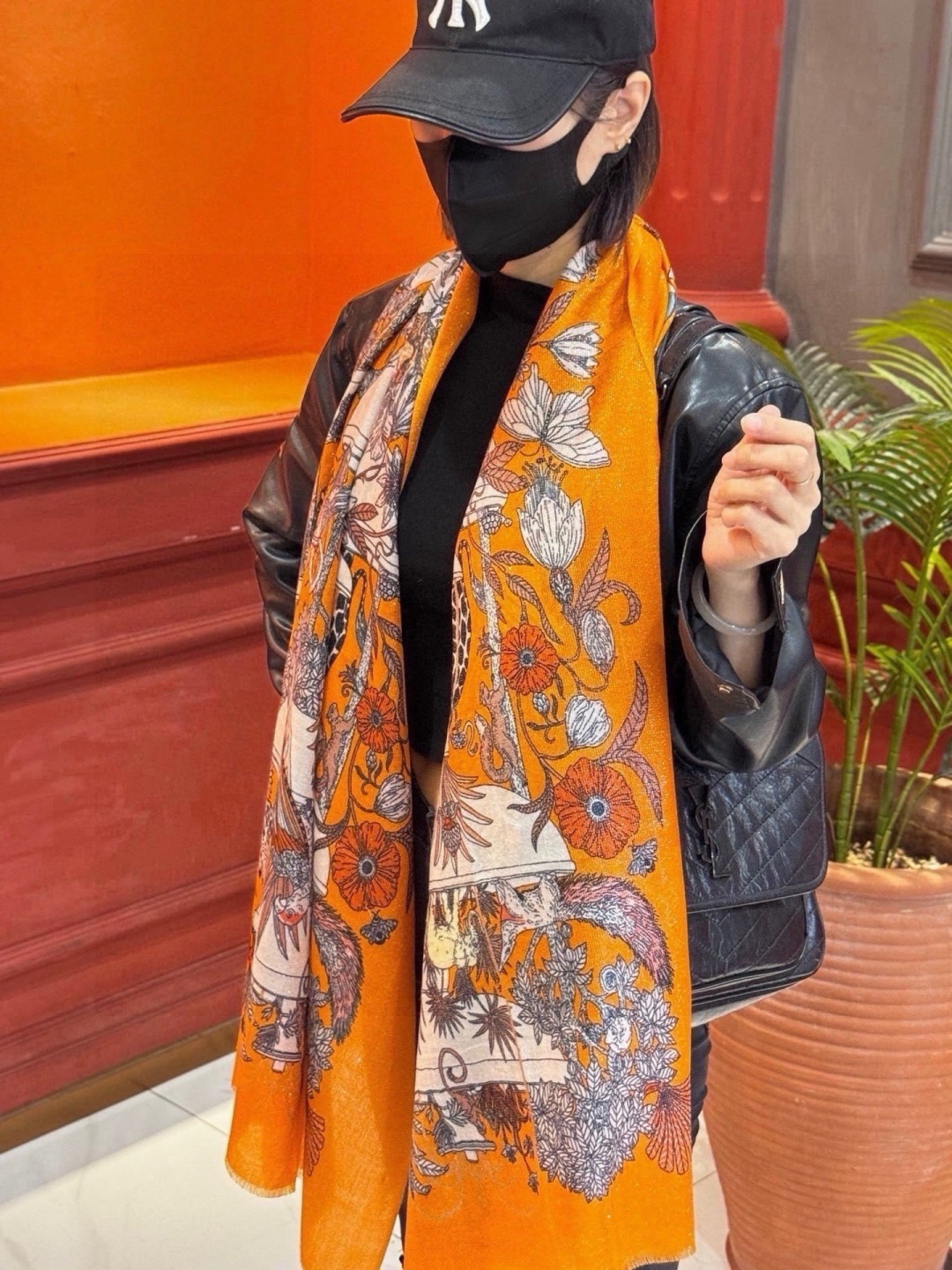 会发光发亮的围巾 羊绒新款🆕👏买了都说好看‼️推荐💕爱马仕双面同色羊绒方巾，【奇珍乐园】顶级工艺超值‼️爱马仕专柜爆款🎁