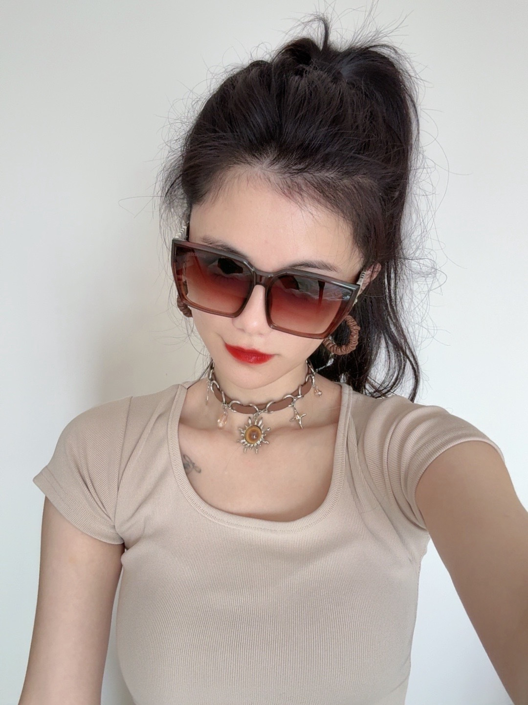 NO:947797,Original shipment Burberry Internet celebrity super popular classic luxury global style [strong] [cool] [kiss] Fashionable square frame sunglasses [satisfied] Extraordinary temperament Classic large frame style sunglasses [basketball] Top quality luxury logo genuine plate quality Model B9132 glasses, sunglasses, sunglasses, glasses, burberry19860909原版出货 巴宝莉网红超爆款经典奢华全球风[强][酷][亲亲] 时尚方框太阳镜[得意] 气质非凡 经典大框款式太阳眼镜[篮球] 顶级品质 奢华logo 正版板材质量 型号B9132眼镜墨镜太阳镜,眼镜,burberry,glasses