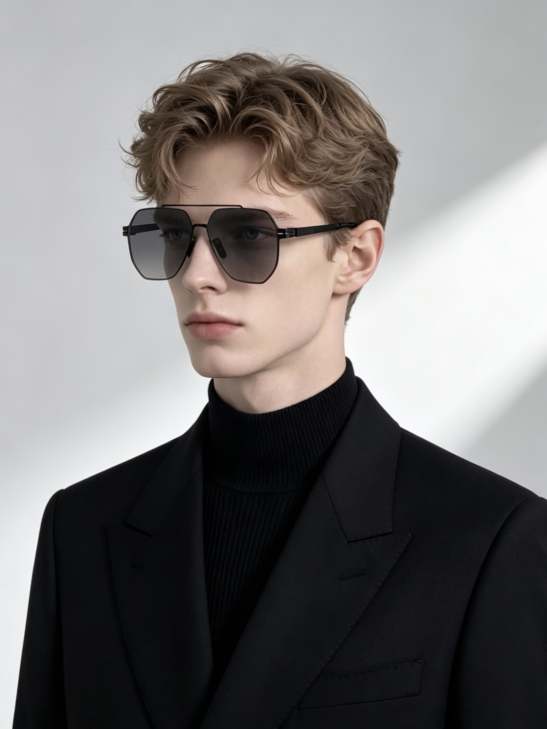 Gucci 春夏新款超轻无螺丝压不坏系列情侣款太阳镜高清尼龙镜片🦅完美品质，适合各种脸型，经典太阳镜亮相时装周.超酷拉风