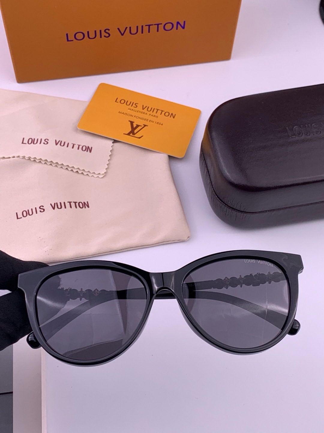 LV glasses LV Men's L3785 — photo 3