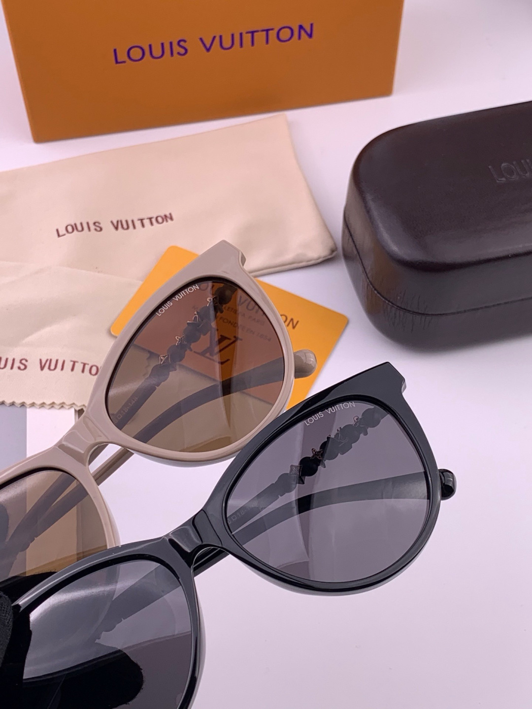 LV glasses LV Men's L3785 — photo 7
