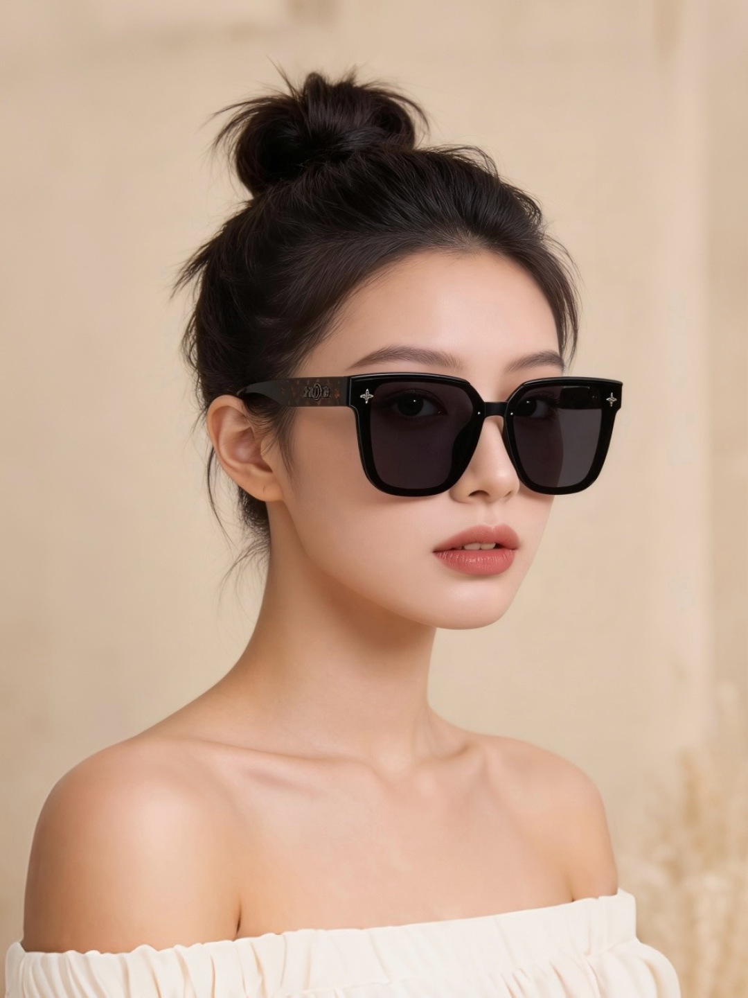 LV 新款女士方框太阳眼镜 开车墨镜 新款太阳镜  时尚大方 舒适轻盈 精致奢华 超轻 型号：L1132