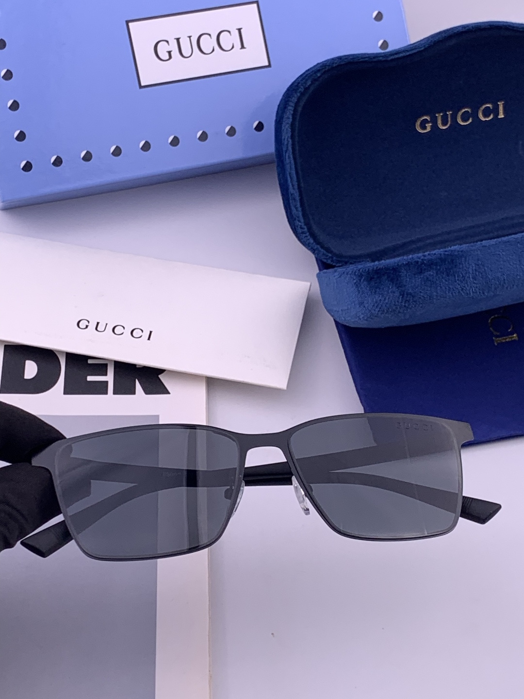 GUCCI 男款炫彩飞行员偏光太阳镜 ❤️材质：高清尼龙加厚卡槽高清偏光镜片 🌹无边框镜架💕颜👍型号：G28900