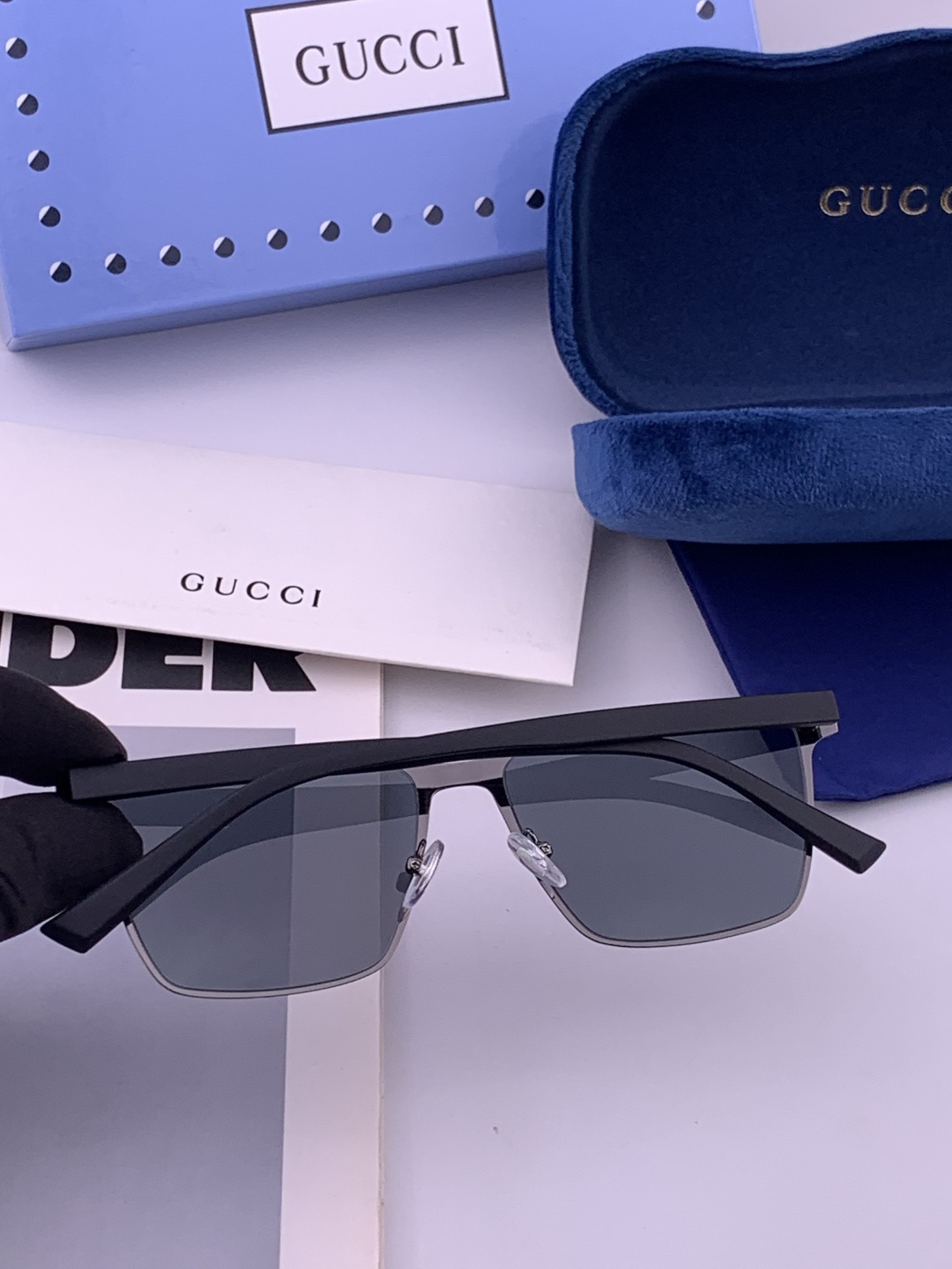 GUCCI 男款炫彩飞行员偏光太阳镜 ❤️材质：高清尼龙加厚卡槽高清偏光镜片 🌹无边框镜架💕颜👍型号：G28900