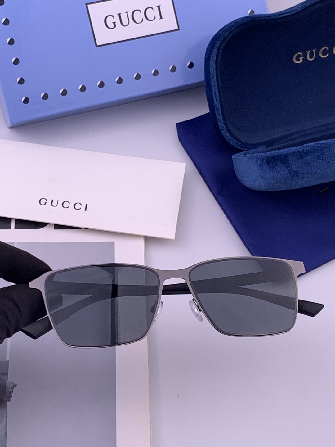 GUCCI 男款炫彩飞行员偏光太阳镜 ❤️材质：高清尼龙加厚卡槽高清偏光镜片 🌹无边框镜架💕颜👍型号：G28900