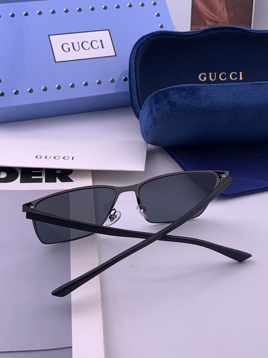 GUCCI 男款炫彩飞行员偏光太阳镜 ❤️材质：高清尼龙加厚卡槽高清偏光镜片 🌹无边框镜架💕颜👍型号：G28900