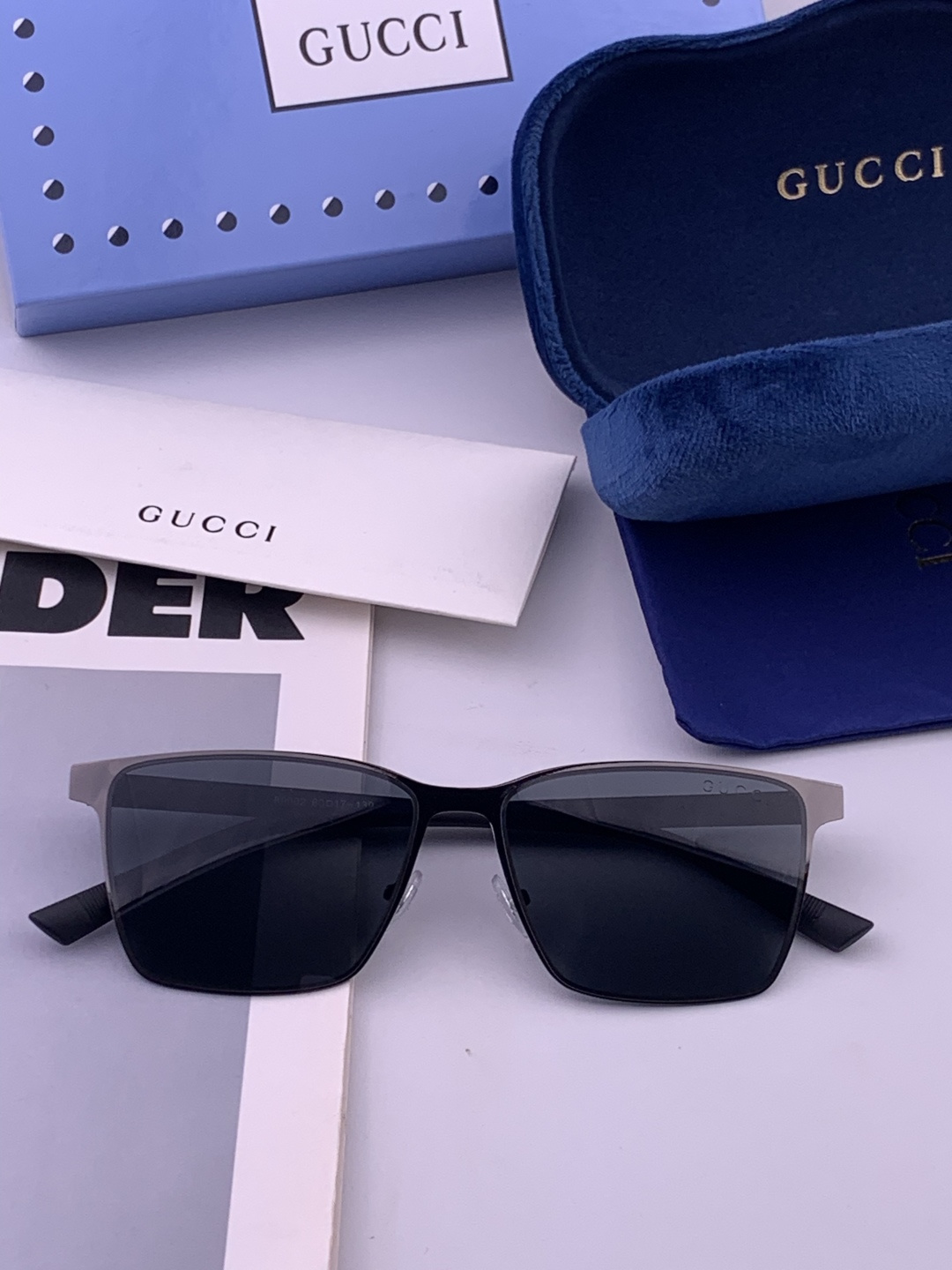 GUCCI 男款炫彩飞行员偏光太阳镜 ❤️材质：高清尼龙加厚卡槽高清偏光镜片 🌹无边框镜架💕颜👍型号：G28900