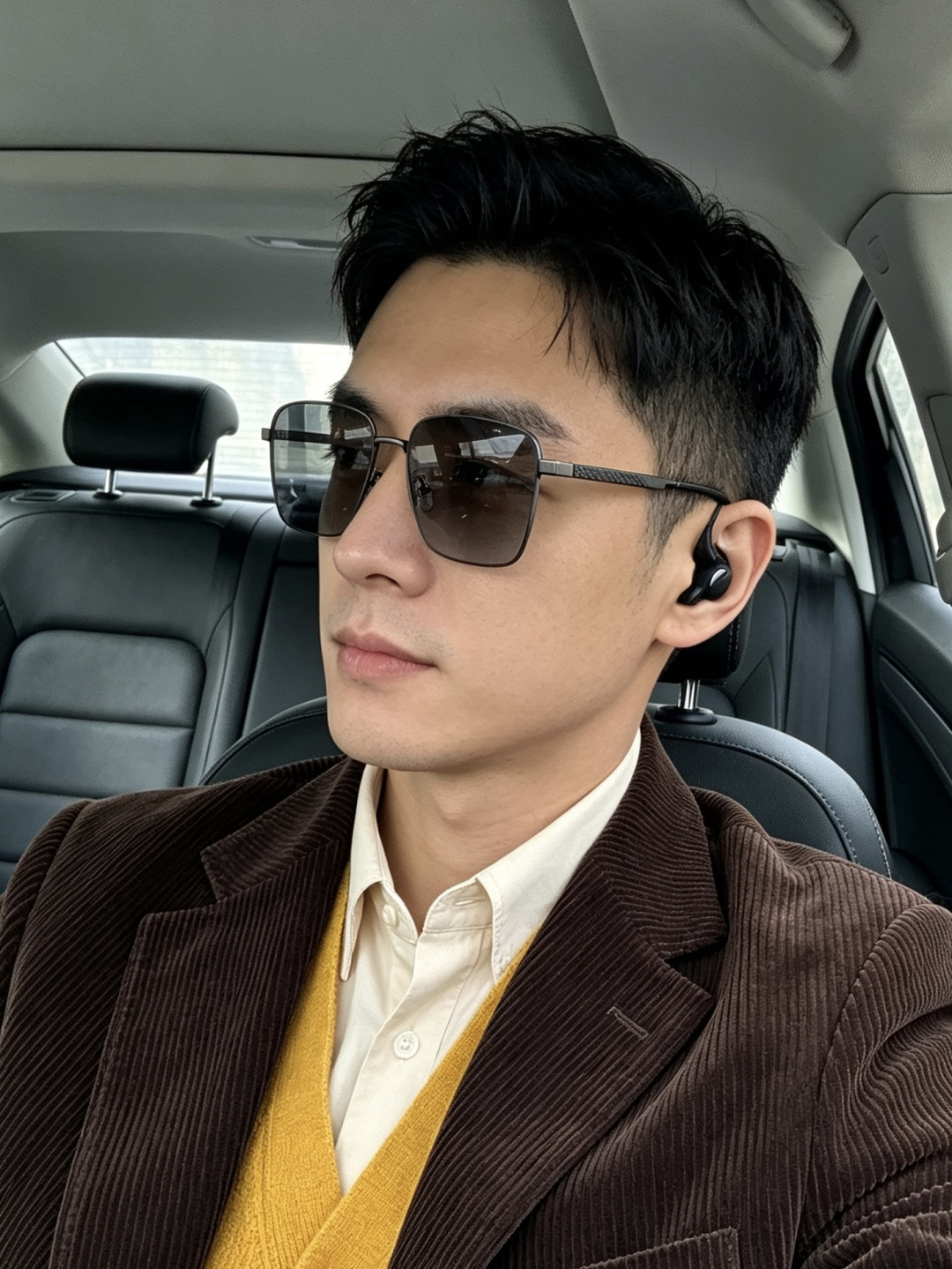 LV 男款炫彩飞行员偏光太阳镜 ❤️材质：高清尼龙加厚卡槽高清偏光镜片 🌹无边框镜架💕颜👍型号：L98901