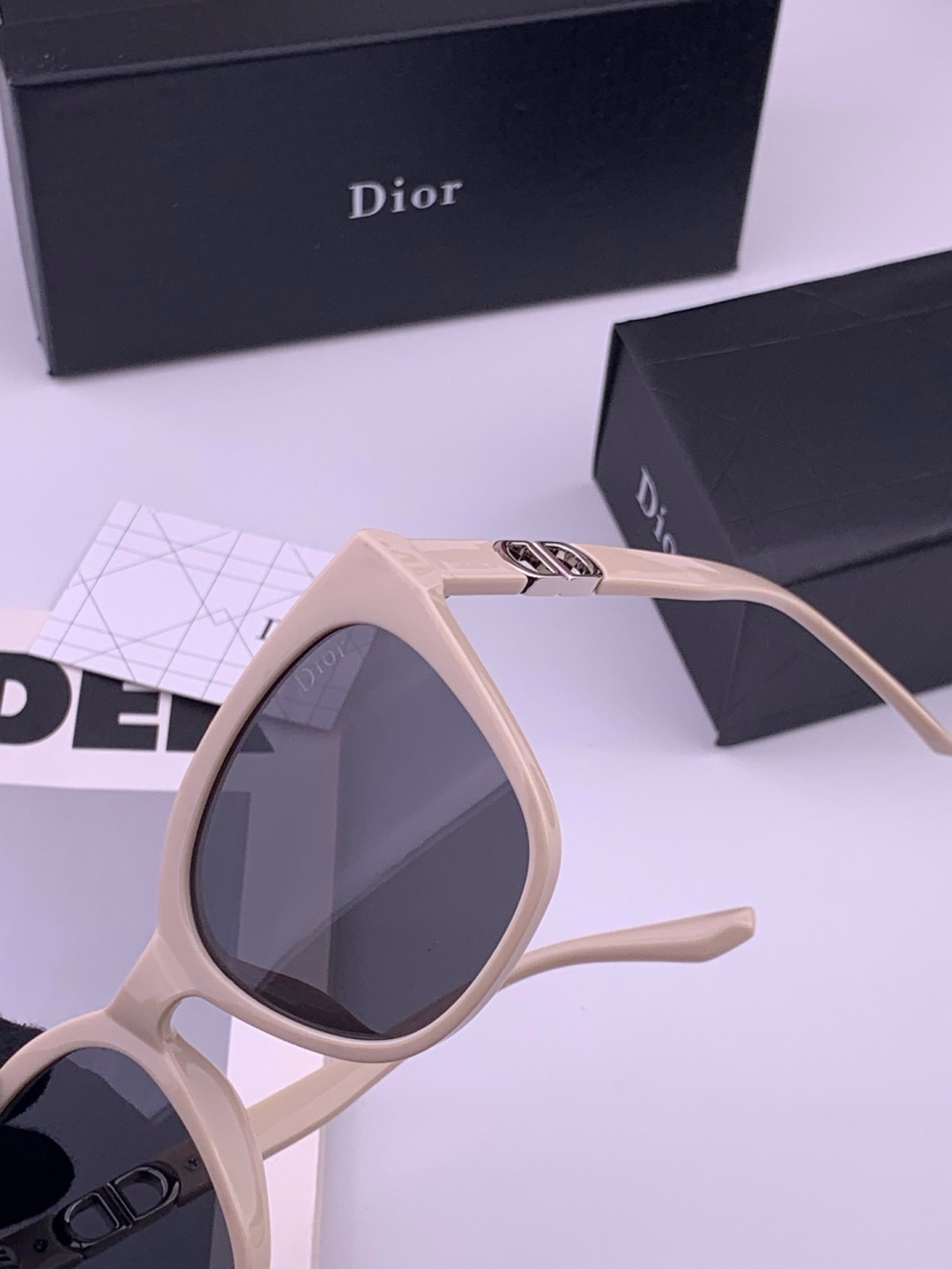 【DIOR】新款潮流爆款 时尚方框太阳镜 佩戴舒适 网红潮款墨镜  女士高清加厚偏光太阳镜🕶️ 🎉高品质TR镜框 ♥️♥