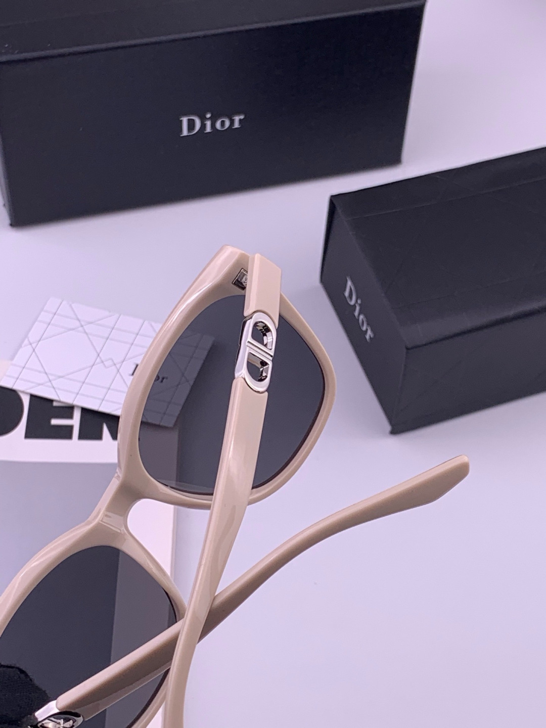 【DIOR】新款潮流爆款 时尚方框太阳镜 佩戴舒适 网红潮款墨镜  女士高清加厚偏光太阳镜🕶️ 🎉高品质TR镜框 ♥️♥