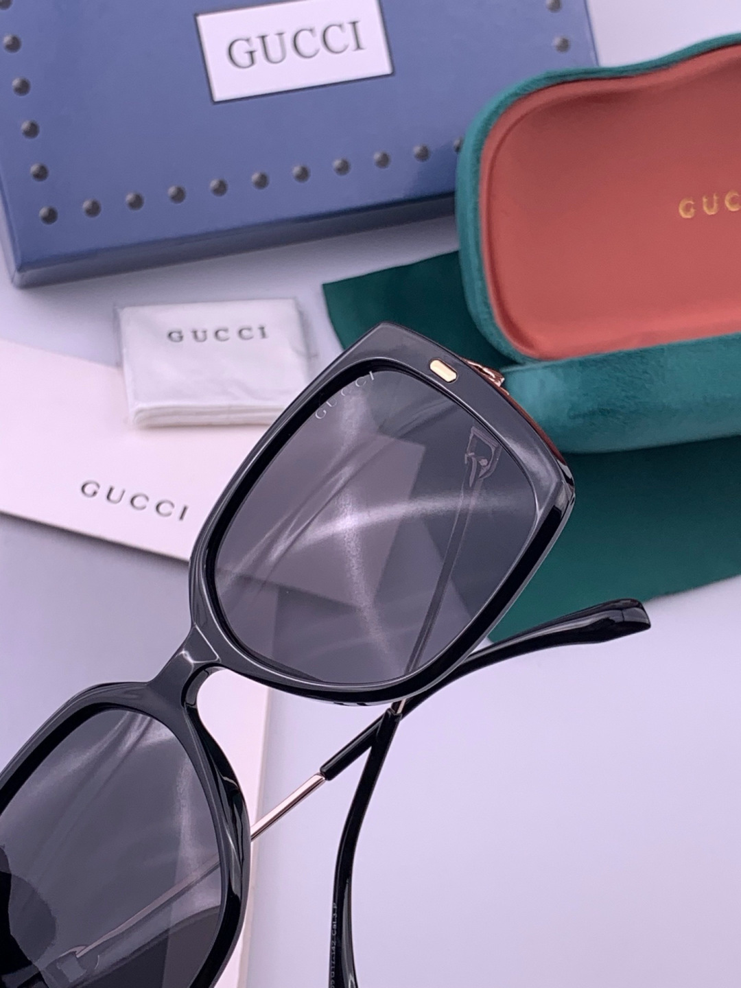 【GUCCI】新款潮流爆款 时尚方框太阳镜 佩戴舒适 网红潮款墨镜  女士高清加厚偏光太阳镜🕶️ 🎉高品质TR镜框 ♥️
