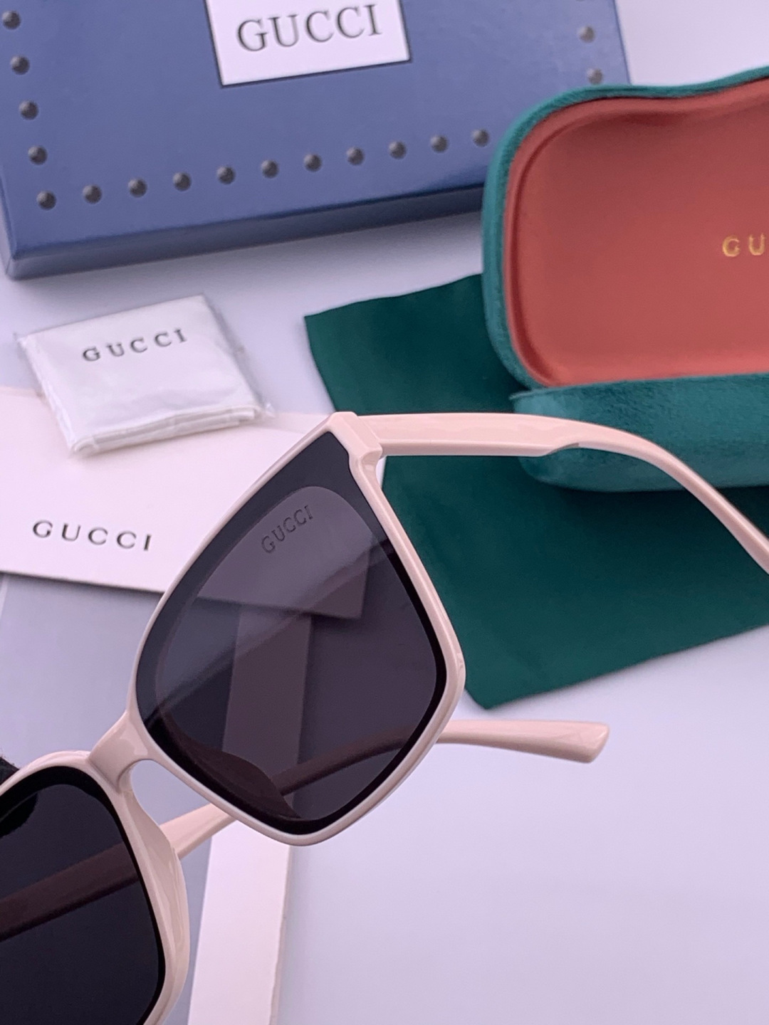 🔺 【GUCCI】开春新款 潮流爆款 时尚方框偏光太阳镜 高品质 佩戴舒适 网红潮款墨镜 女士高清尼龙偏光太阳镜🕶️ 🎉