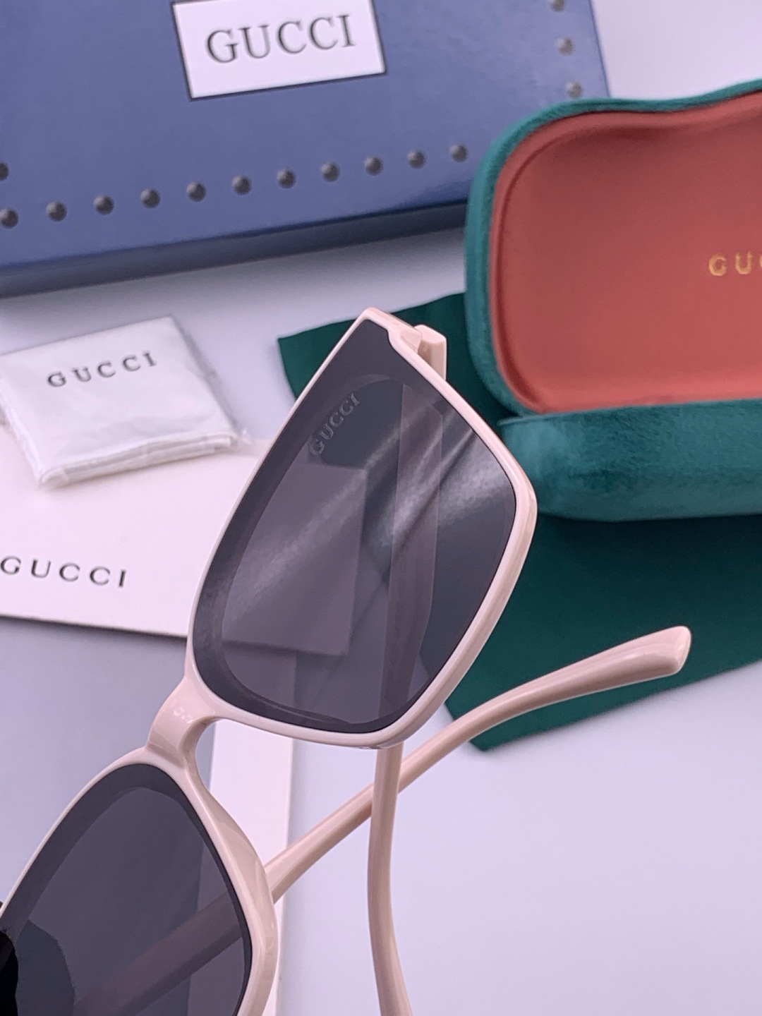 🔺 【GUCCI】开春新款 潮流爆款 时尚方框偏光太阳镜 高品质 佩戴舒适 网红潮款墨镜 女士高清尼龙偏光太阳镜🕶️ 🎉