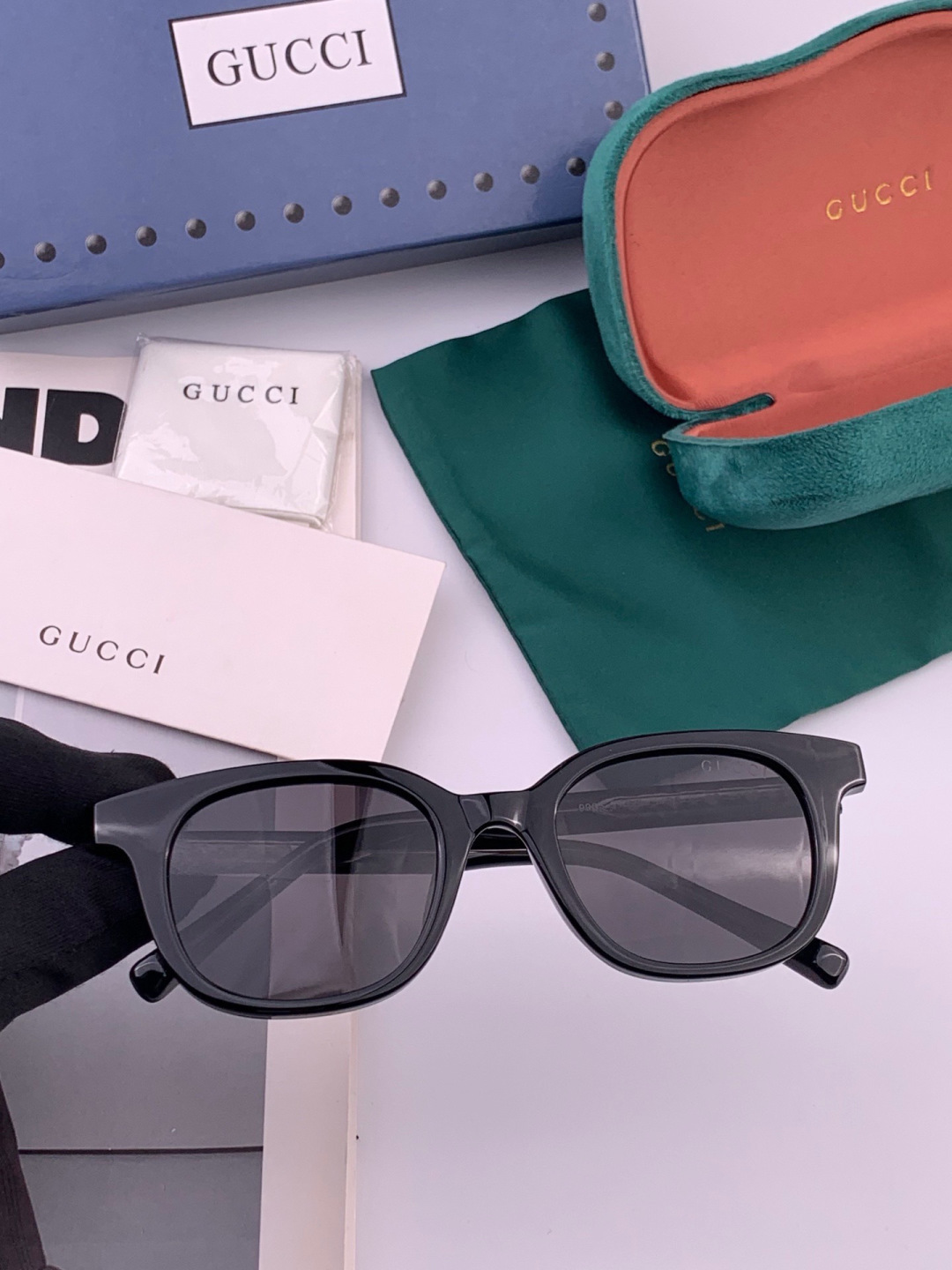 GUCCI  新款偏光太眼镜，情侣款时尚方框太阳镜佩戴舒适网红潮流款墨镜，大气女人范儿，大脸小脸都好看 ！型号：G599
