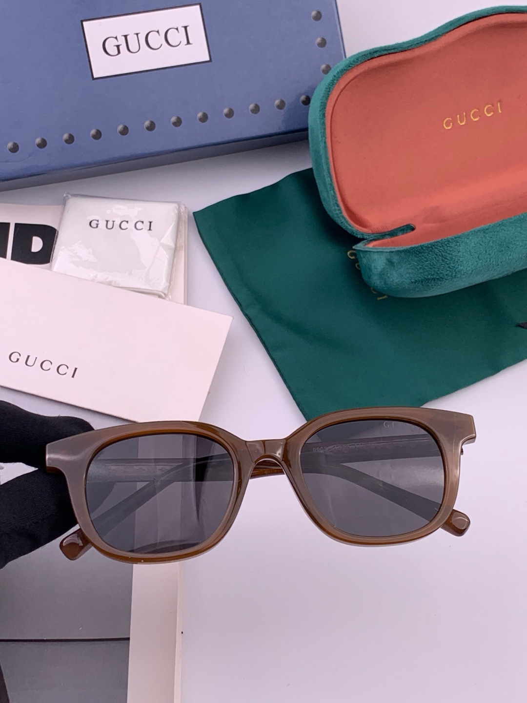 GUCCI  新款偏光太眼镜，情侣款时尚方框太阳镜佩戴舒适网红潮流款墨镜，大气女人范儿，大脸小脸都好看 ！型号：G599