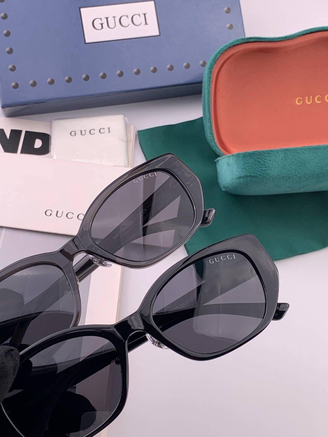 GUCCI  新款偏光太眼镜，情侣款时尚方框太阳镜佩戴舒适网红潮流款墨镜，大气女人范儿，大脸小脸都好看 ！型号：G799