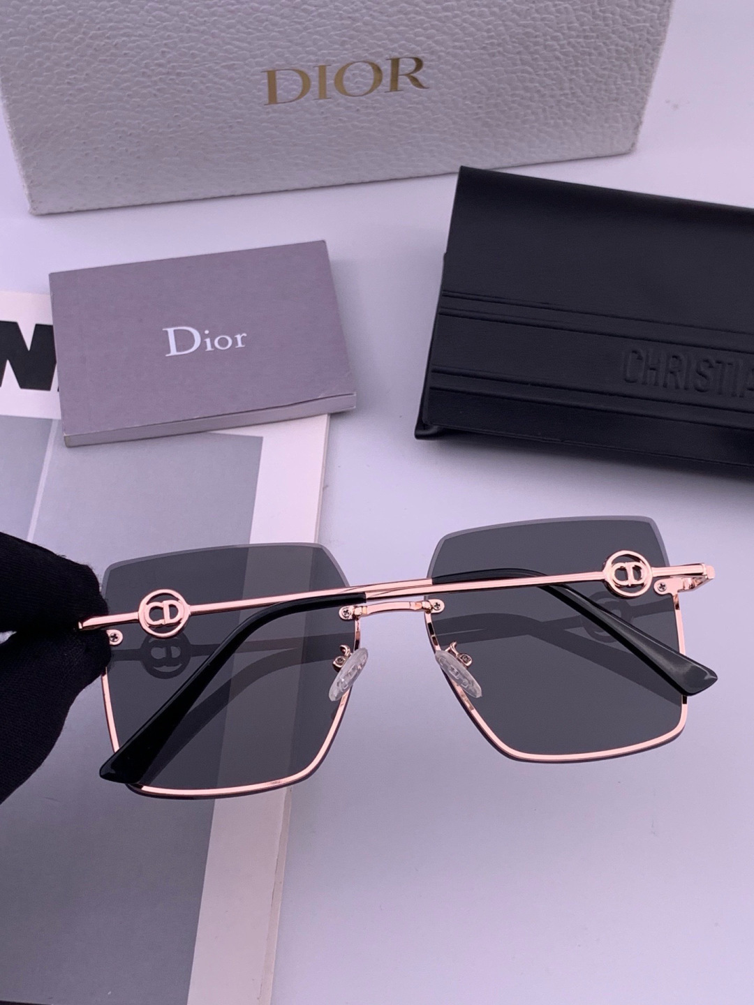DIOR🌋☔️时尚无框太阳镜镜片 顶级奢侈品[强] 高品质[胜利][亲亲]🍦🍨 [得意] 气质非凡😄 🍫🍪女士开车墨镜[
