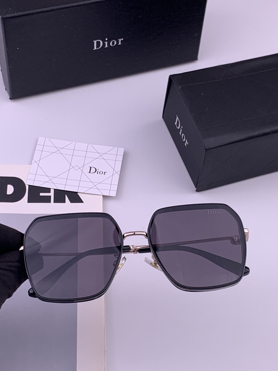 🔺 【DIOR-迪奥】开春新款 潮流爆款 时尚尼龙偏光太阳镜 高品质 佩戴舒适 网红潮款墨镜 型号：D7635