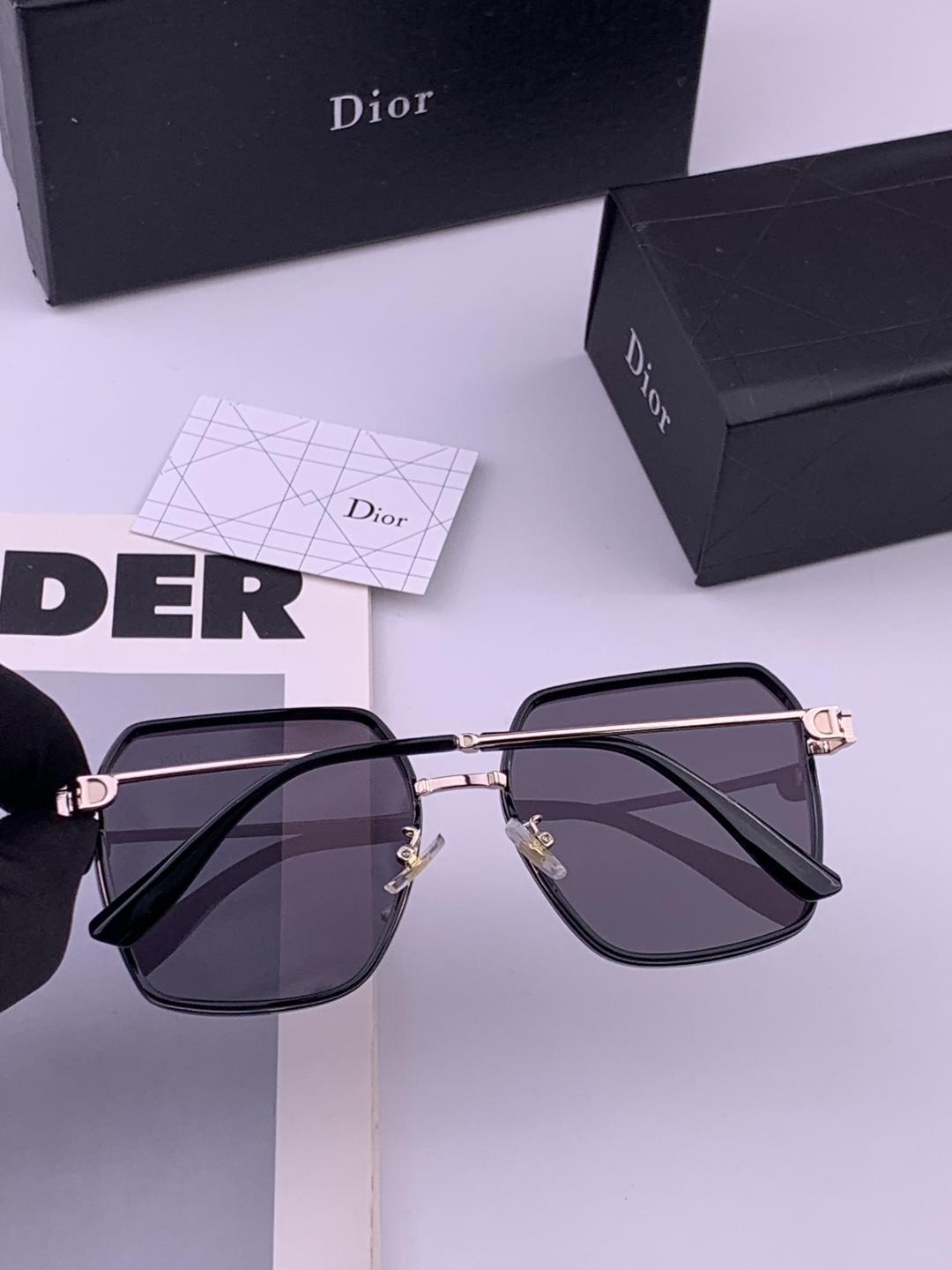 🔺 【DIOR-迪奥】开春新款 潮流爆款 时尚尼龙偏光太阳镜 高品质 佩戴舒适 网红潮款墨镜 型号：D7635