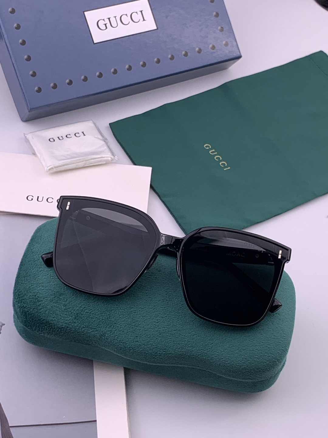 GUCCI  新款尼龙偏光太眼镜，情侣款时尚方框太阳镜佩戴舒适网红潮流款墨镜，大气女人范儿，大脸小脸都好看 ！型号：G6