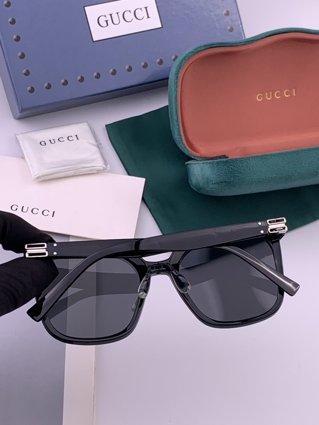 GUCCI  新款尼龙偏光太眼镜，情侣款时尚方框太阳镜佩戴舒适网红潮流款墨镜，大气女人范儿，大脸小脸都好看 ！型号：G6