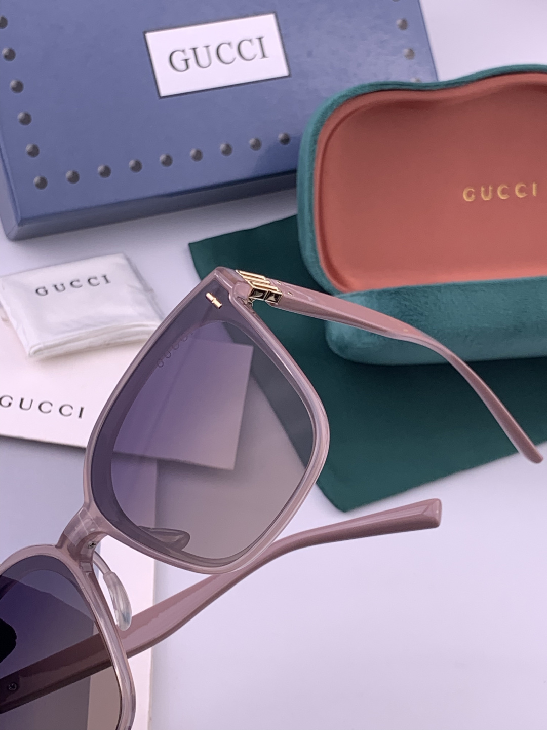 GUCCI  新款尼龙偏光太眼镜，情侣款时尚方框太阳镜佩戴舒适网红潮流款墨镜，大气女人范儿，大脸小脸都好看 ！型号：G6
